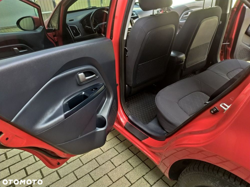 Kia Rio - 21