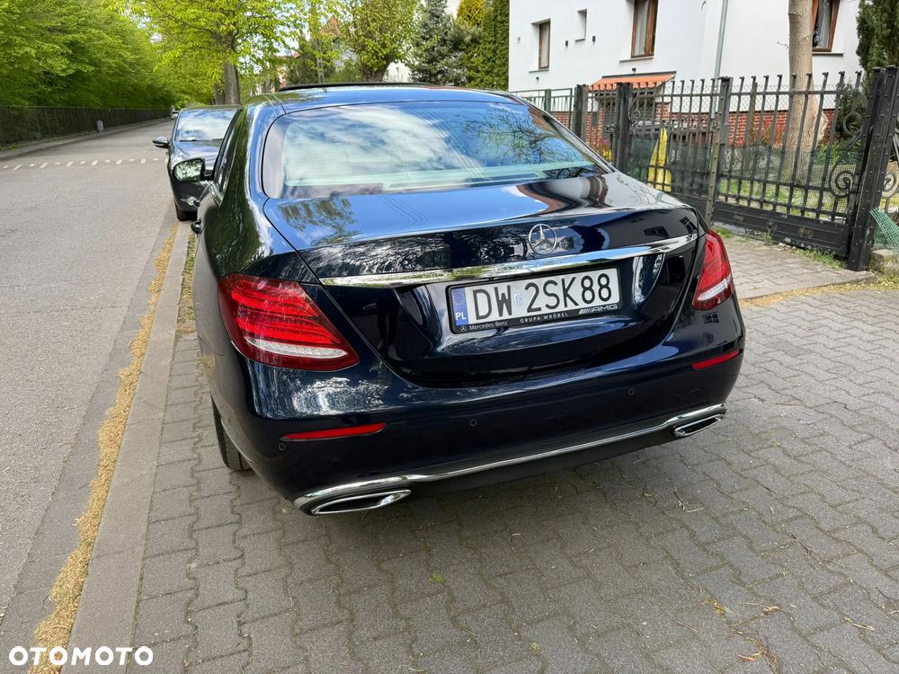 Mercedes-Benz Klasa E 220 d 4-Matic Business Edition 9G-TRONIC - 4