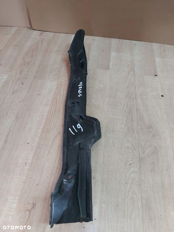 Toyota VERSO S wygłuszenie błotnika lewe osłona 53828-52110