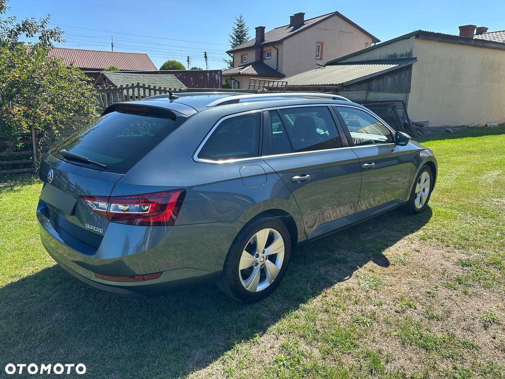 Skoda Superb 2.0 TDI DSG Ambition - 6