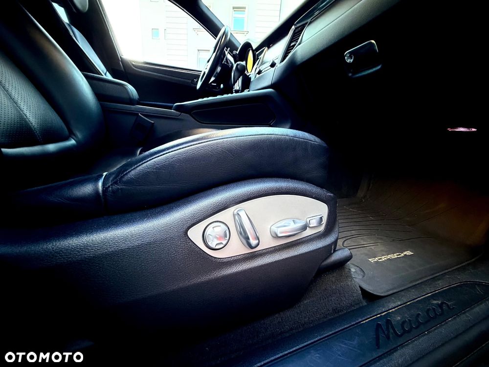 Porsche Macan - 25