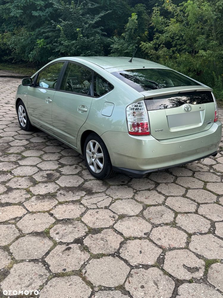 Toyota Prius 1.5 VVT-i Prestige - 8