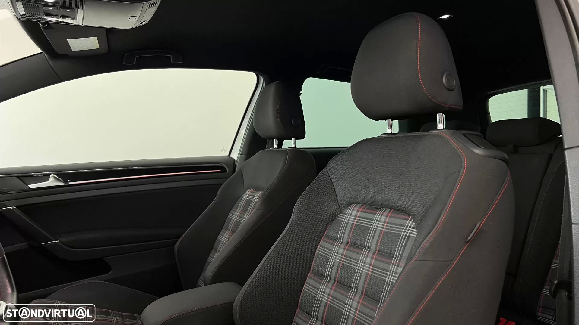 VW Golf 2.0 TSi GTi DSG - 28