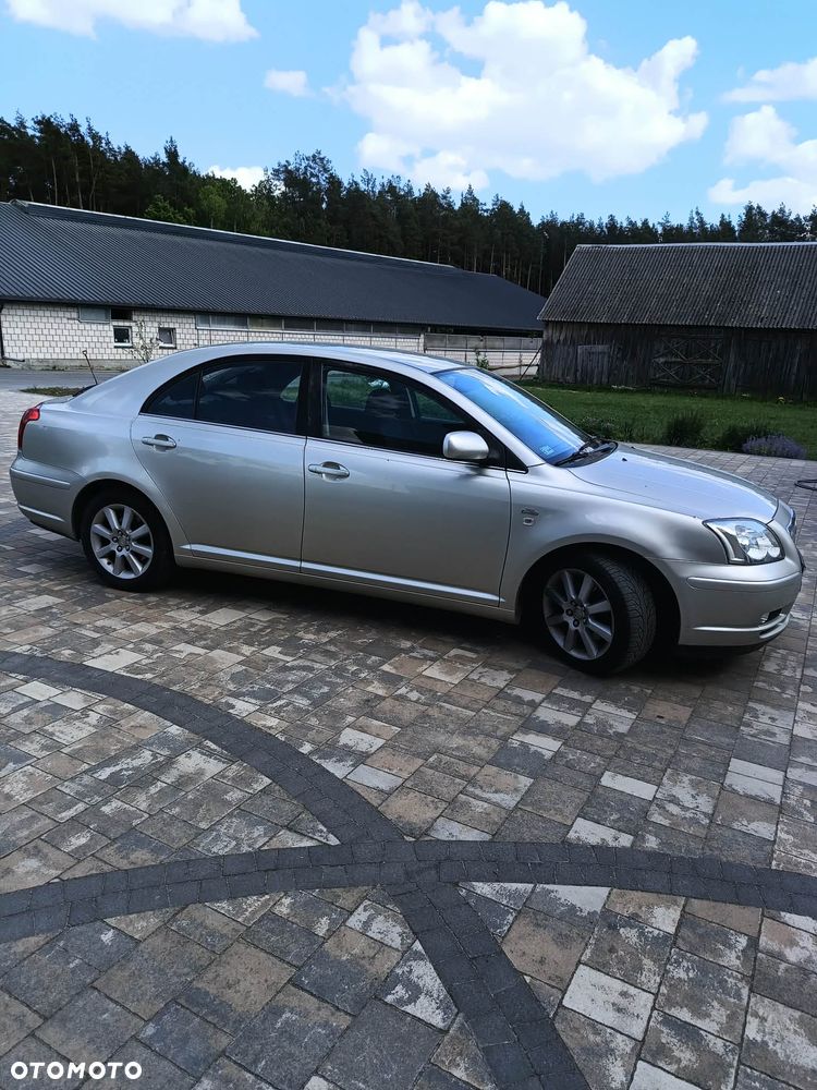 Toyota Avensis 2.0 D-4D Luna - 2