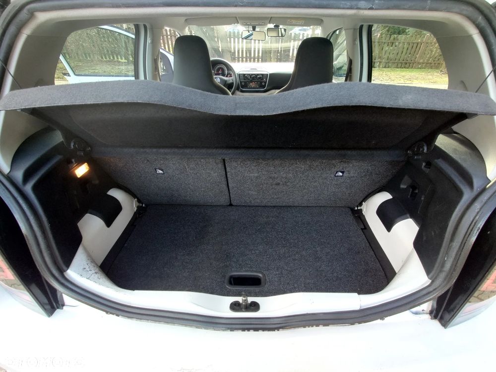 Volkswagen up! 1.0 move - 16