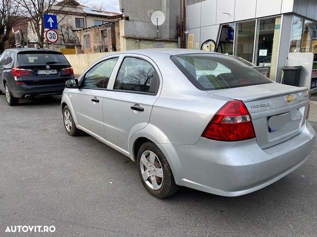 Chevrolet Aveo - 5