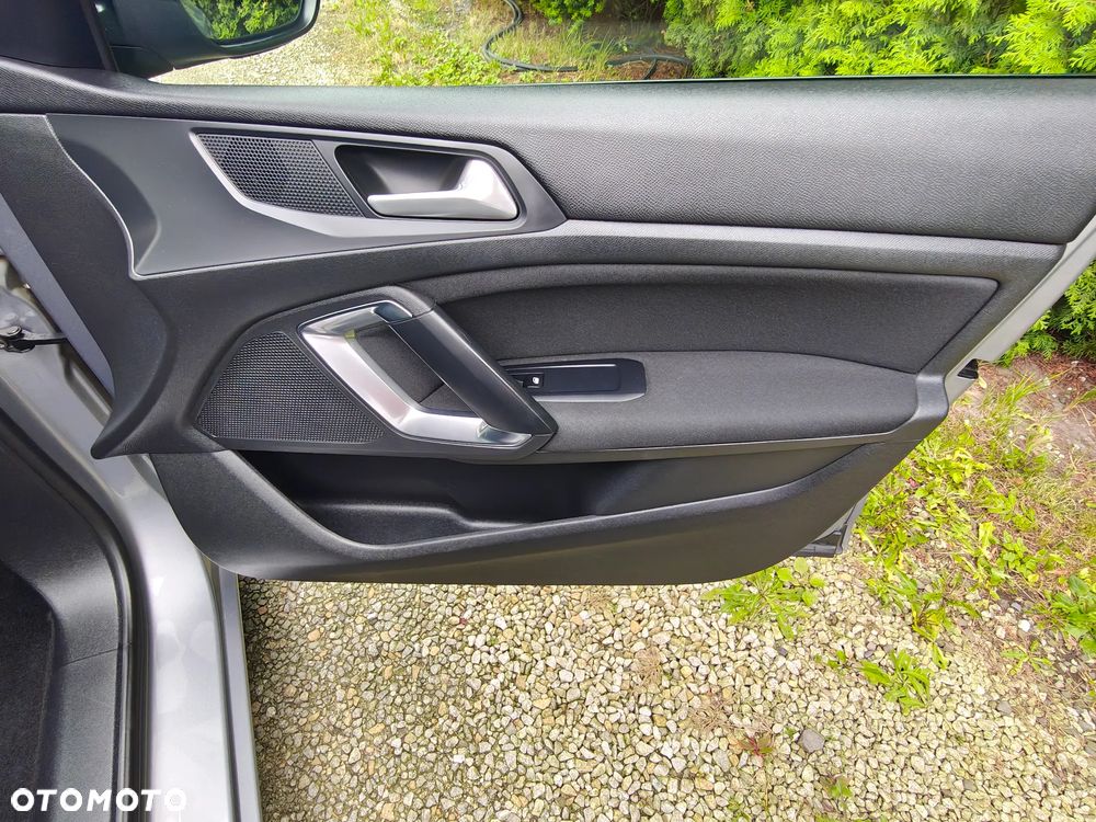 Peugeot 308 1.5 BlueHDi Allure S&S - 15