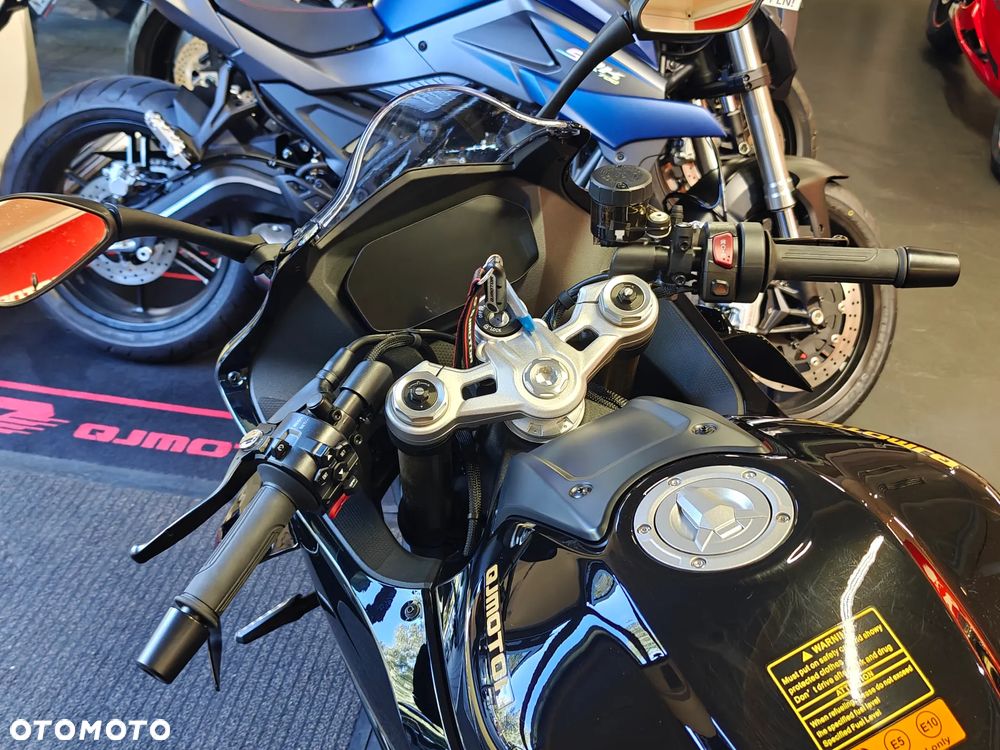 QJMOTOR SRK 800RR - 8