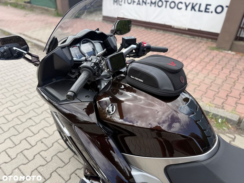 Yamaha FJR - 28