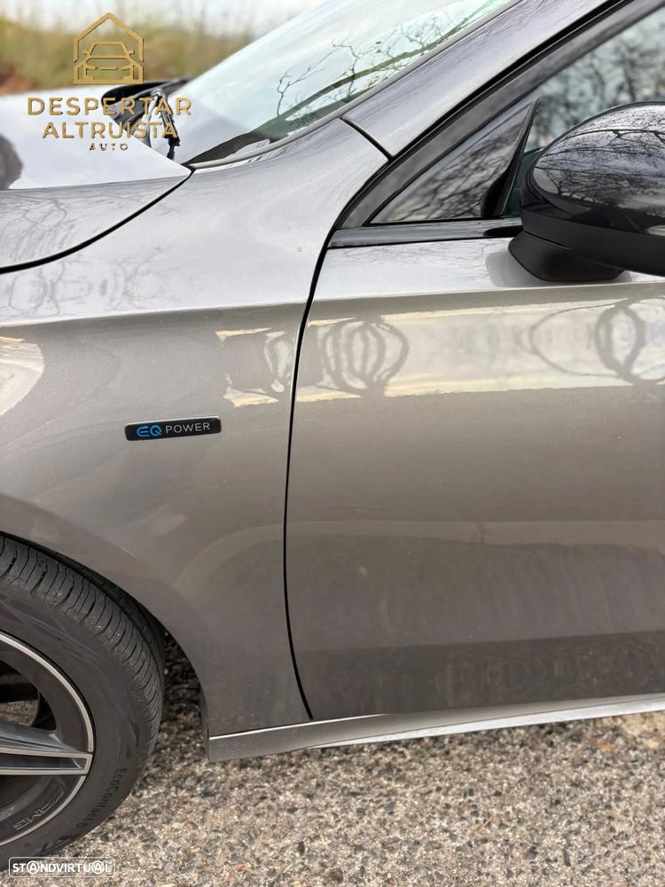 Mercedes-Benz A 250 e 8G-DCT AMG Line - 4