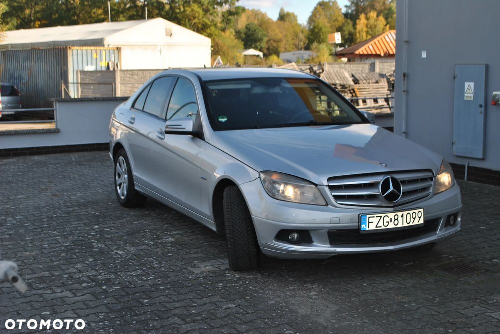Mercedes-Benz C-Class 2009 photo 2