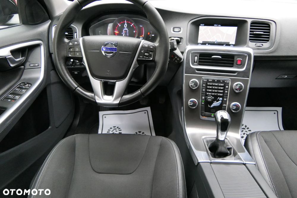 Volvo V60 D2 Drive-E Momentum - 2