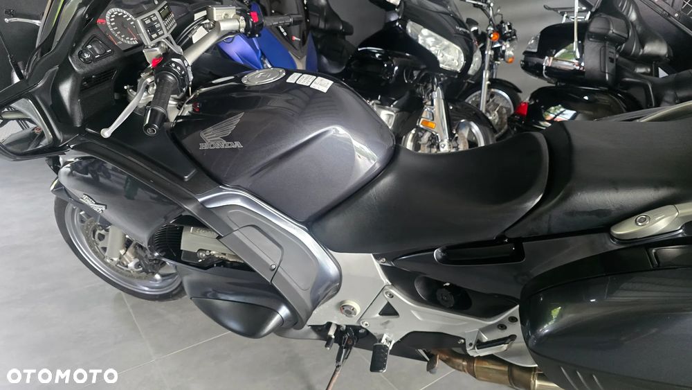 Honda ST - 8