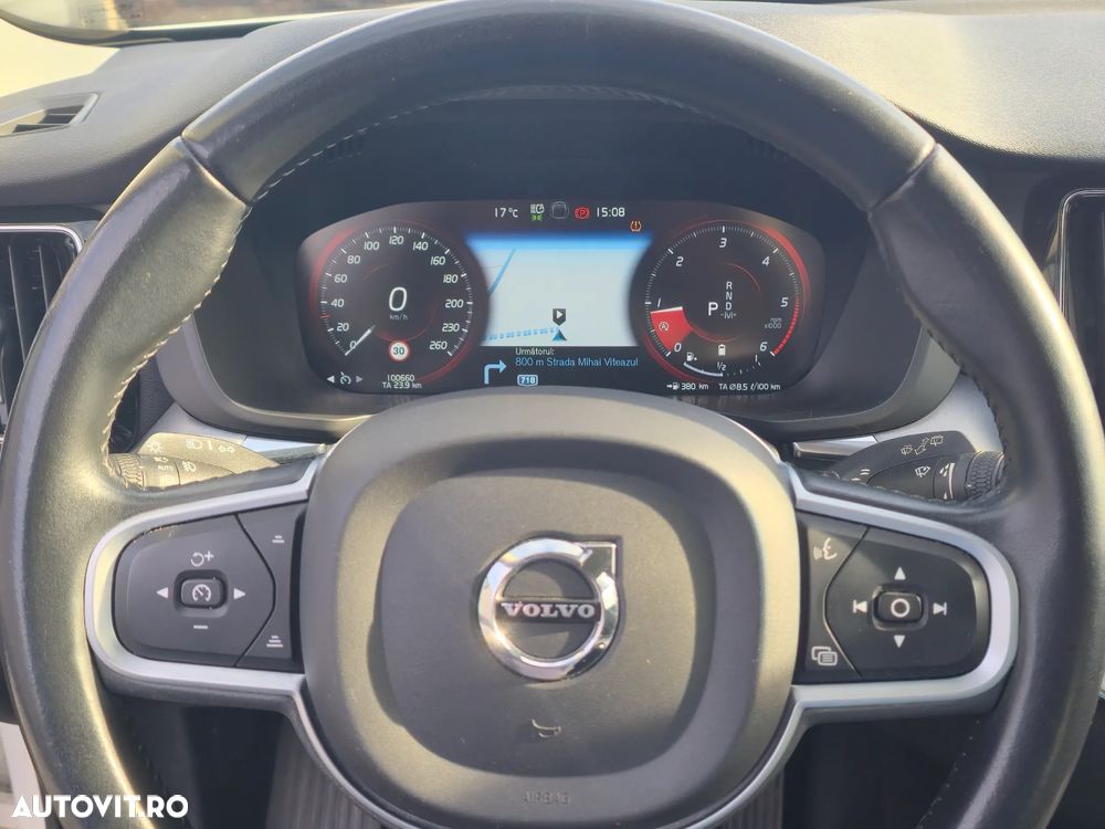 Volvo XC 60 B4 MHEV AT8 FWD Momentum - 7