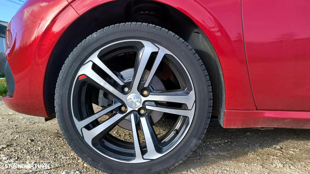 Peugeot 208 1.2 PureTech GT Line - 8