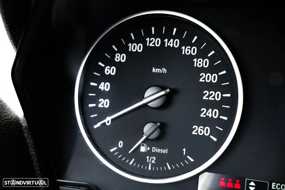 BMW 116 d Sport Line - 26