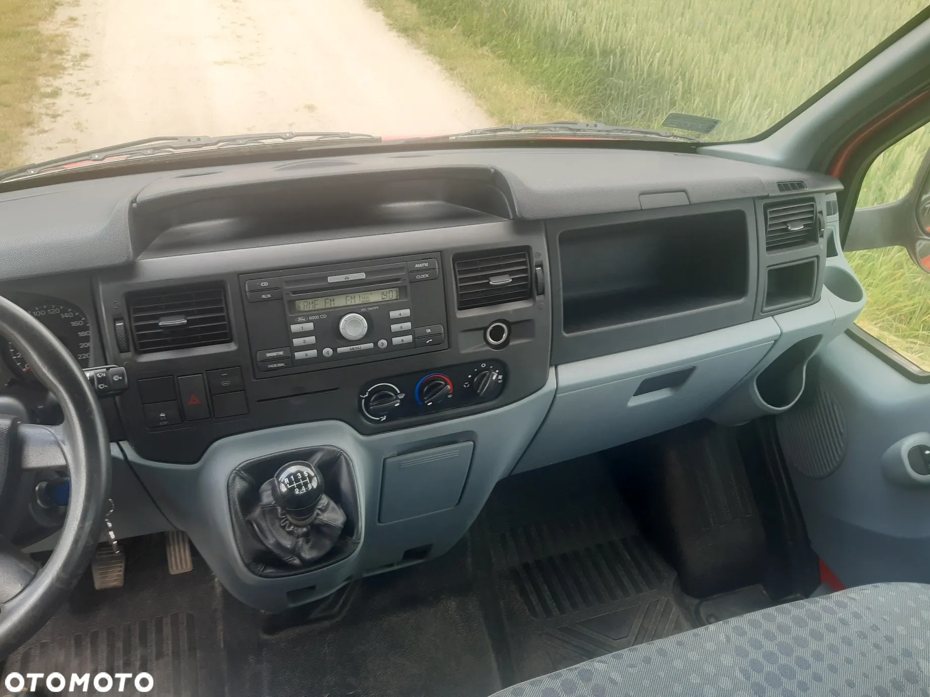 Ford Transit - 10