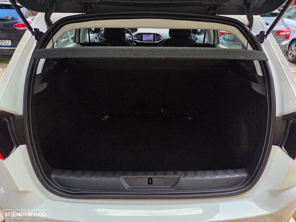 Peugeot 308 PureTech 130 GPF EAT8 Stop & Start Active Pack - 29