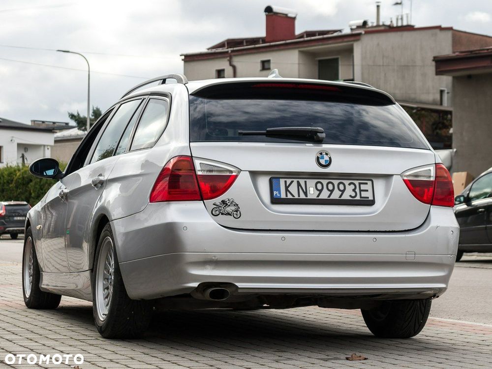 BMW Seria 3 320d DPF Touring - 9