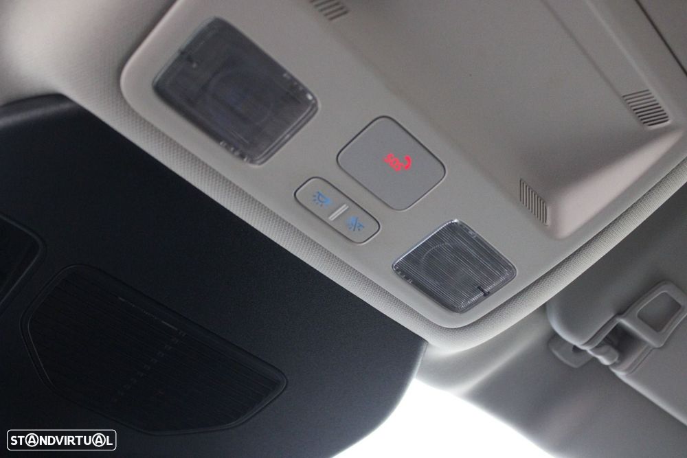 Ford Kuga 2.5 PHEV Titanium — fotografia 23