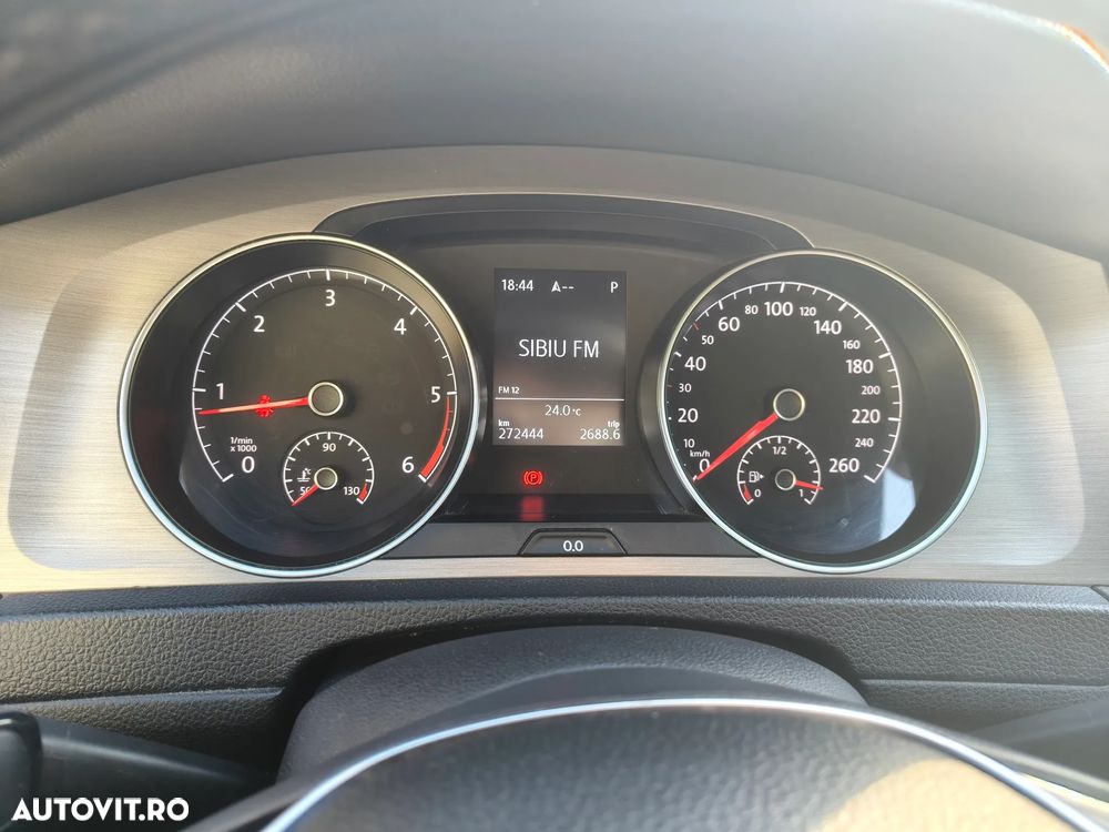 Volkswagen Golf 1.6 TDI BlueMotion Technology DSG Comfortline - 8