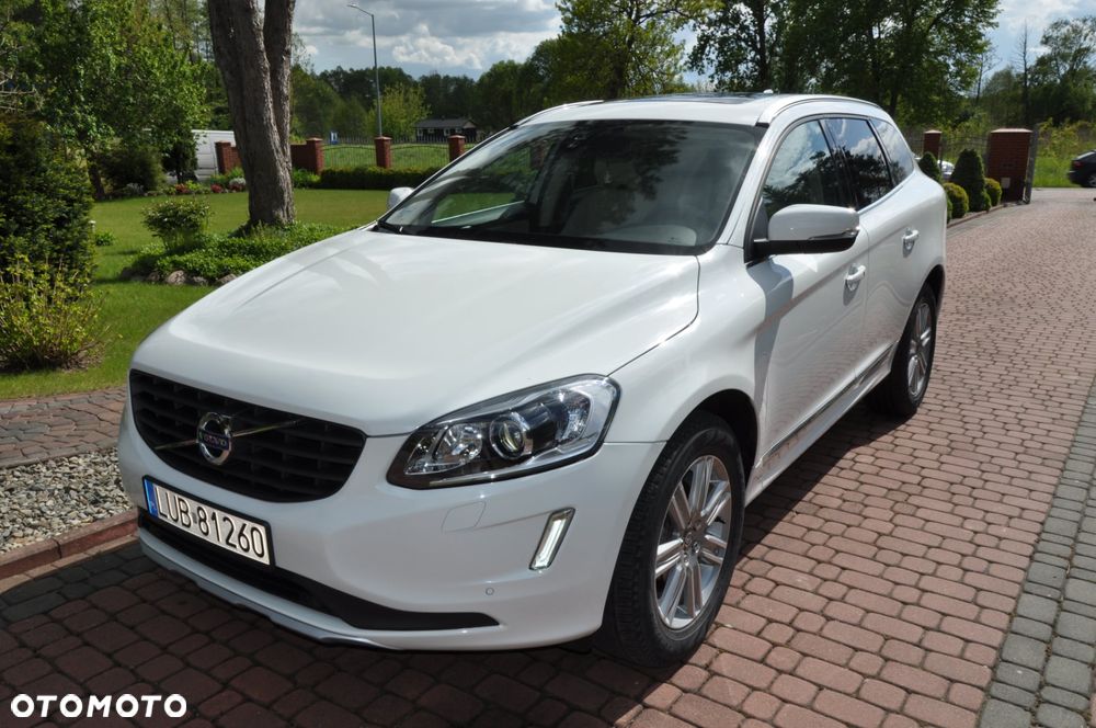 Volvo XC 60 T5 AWD Drive-E Momentum - 1