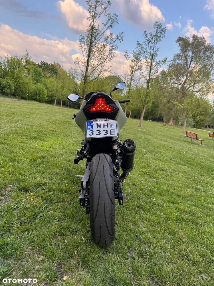 Kawasaki Ninja 400 - 4