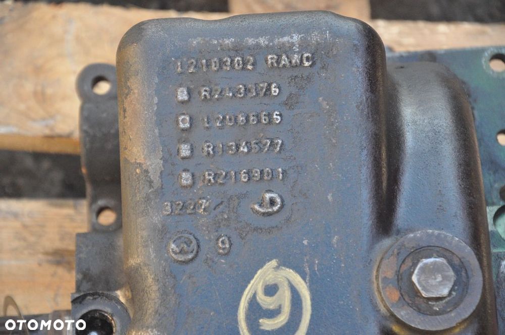 PRZYSTAWKA PRZEDNIEGO NAPĘDU JOHN DEERE 6190R 58 ZĘBÓW - 2