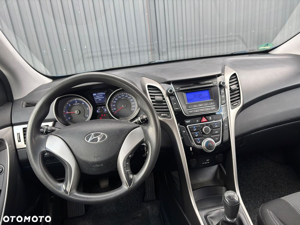 Hyundai i30 blue 1.6 CRDi Passion - 15