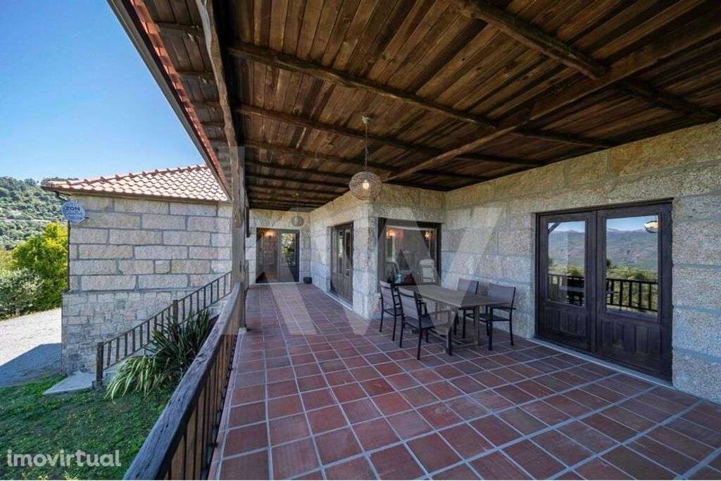 Moradia de charme com vistas únicas de rio  no Gerês - Grande imagem: 4/60