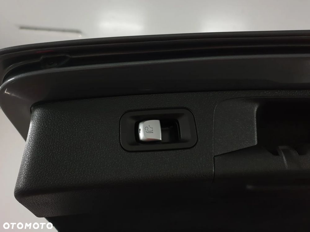 Mercedes-Benz Klasa E 300 de 4Matic 9G-TRONIC AMG Line - 35