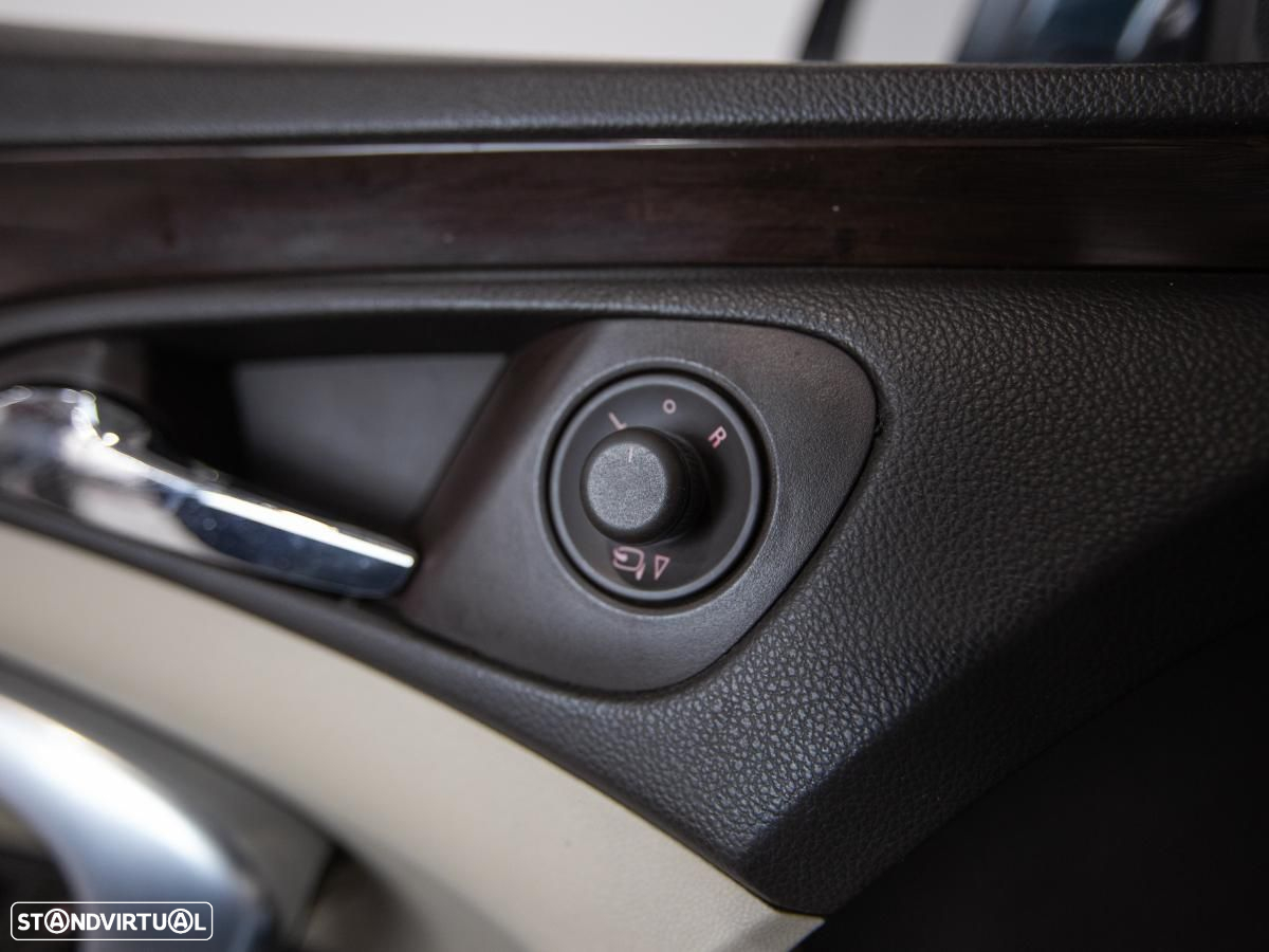 Opel Insignia - 15