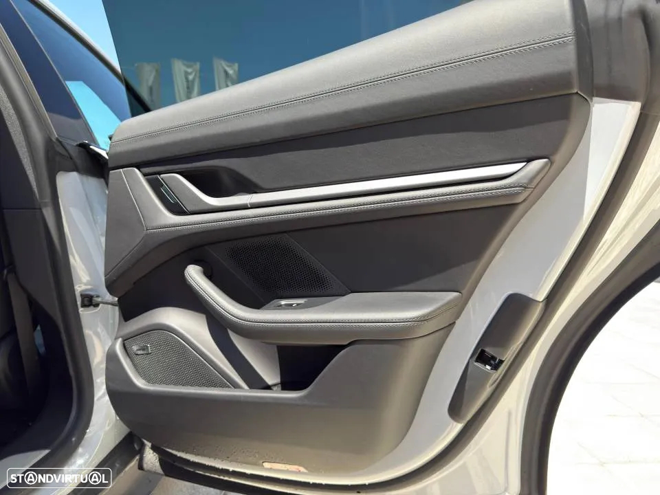 Porsche Taycan 4 - 27