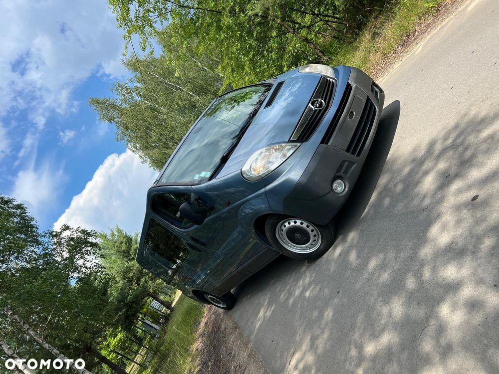 Opel Vivaro - 1