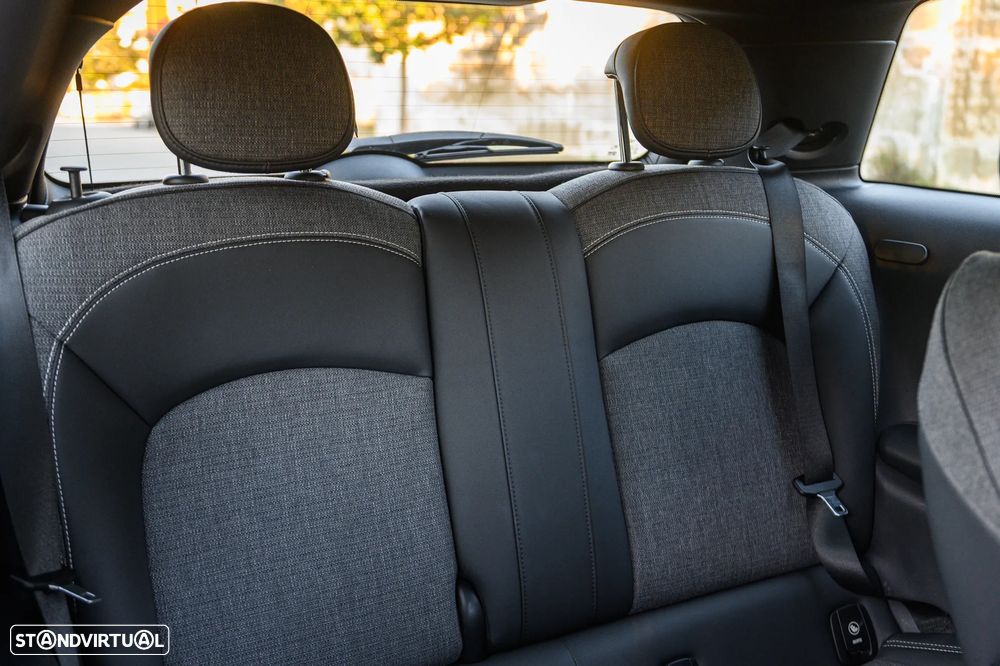 MINI 3 Portas Cooper D - 28