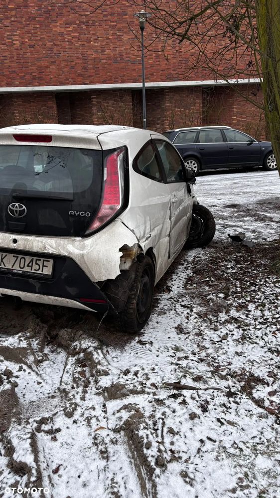 Toyota Aygo 1.0 VVT-i Sprint EU6 - 6