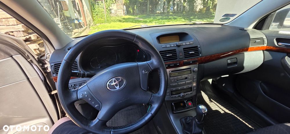 Toyota Avensis 1.8 VVT-i - 9