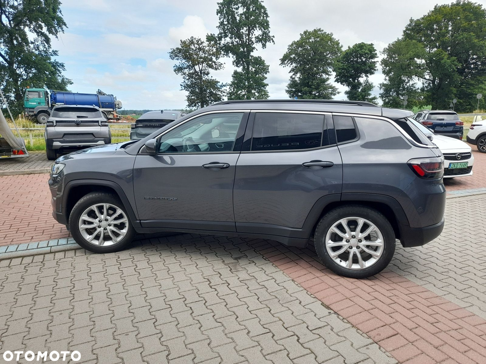 Jeep Compass - 8