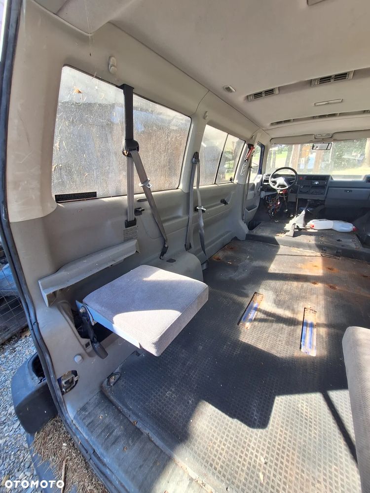 ŚRODEK BOCZEK TAPICERKA  TYŁ VW TRANSPORTER T4 CARAVELLE - 9