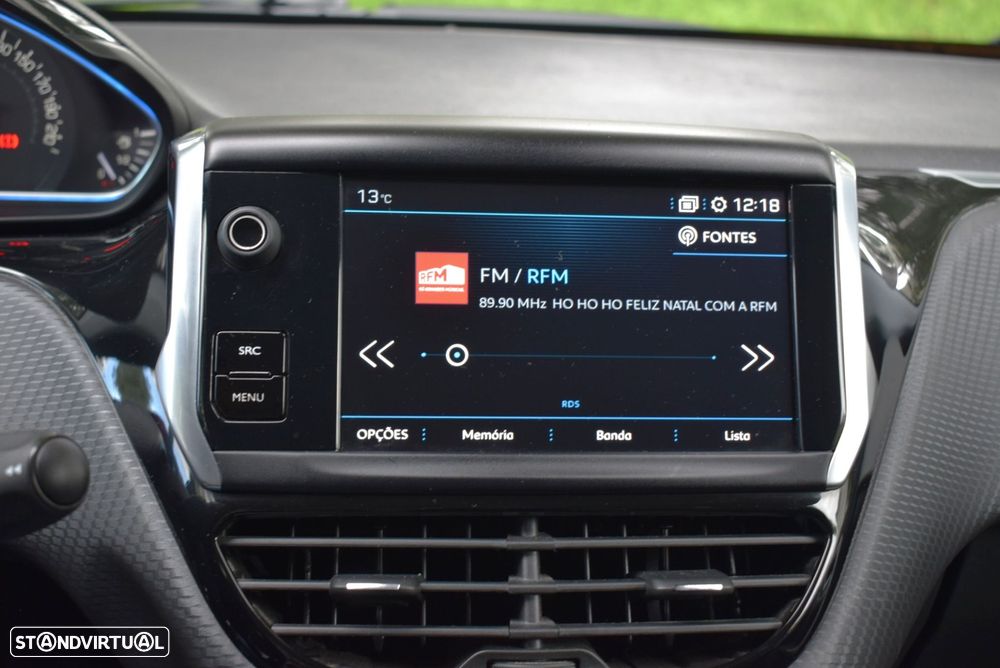 Peugeot 2008 1.2 PureTech Allure EAT6 - 26