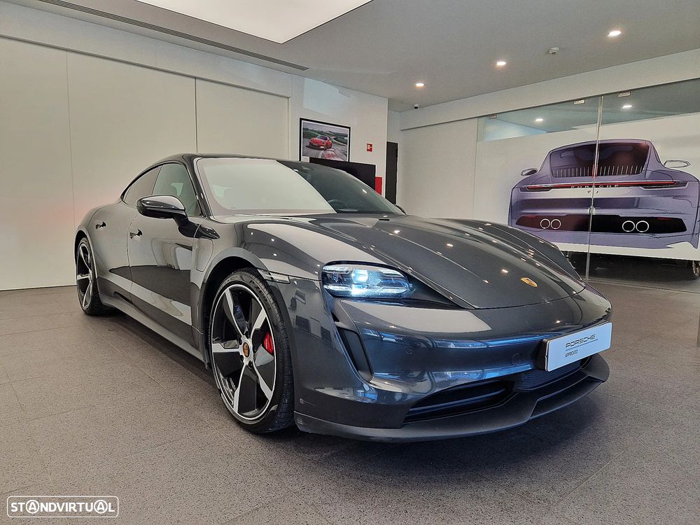 Porsche Taycan 4S - 13