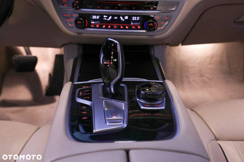 BMW Seria 7 740d xDrive - 12