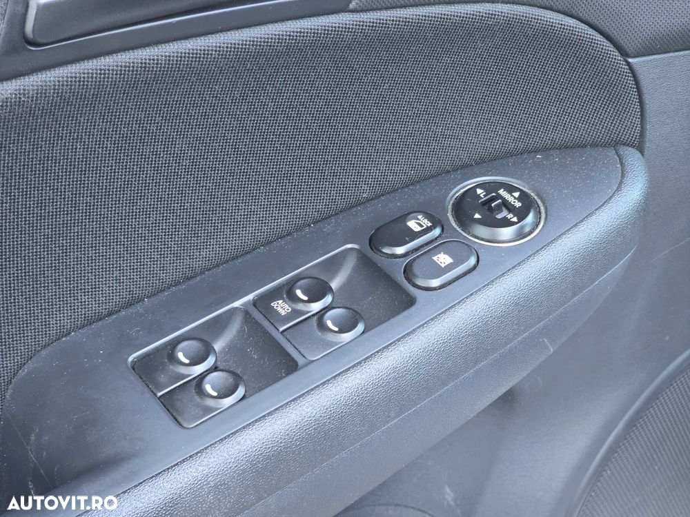 HYUNDAI i30 2011 — imagine 18