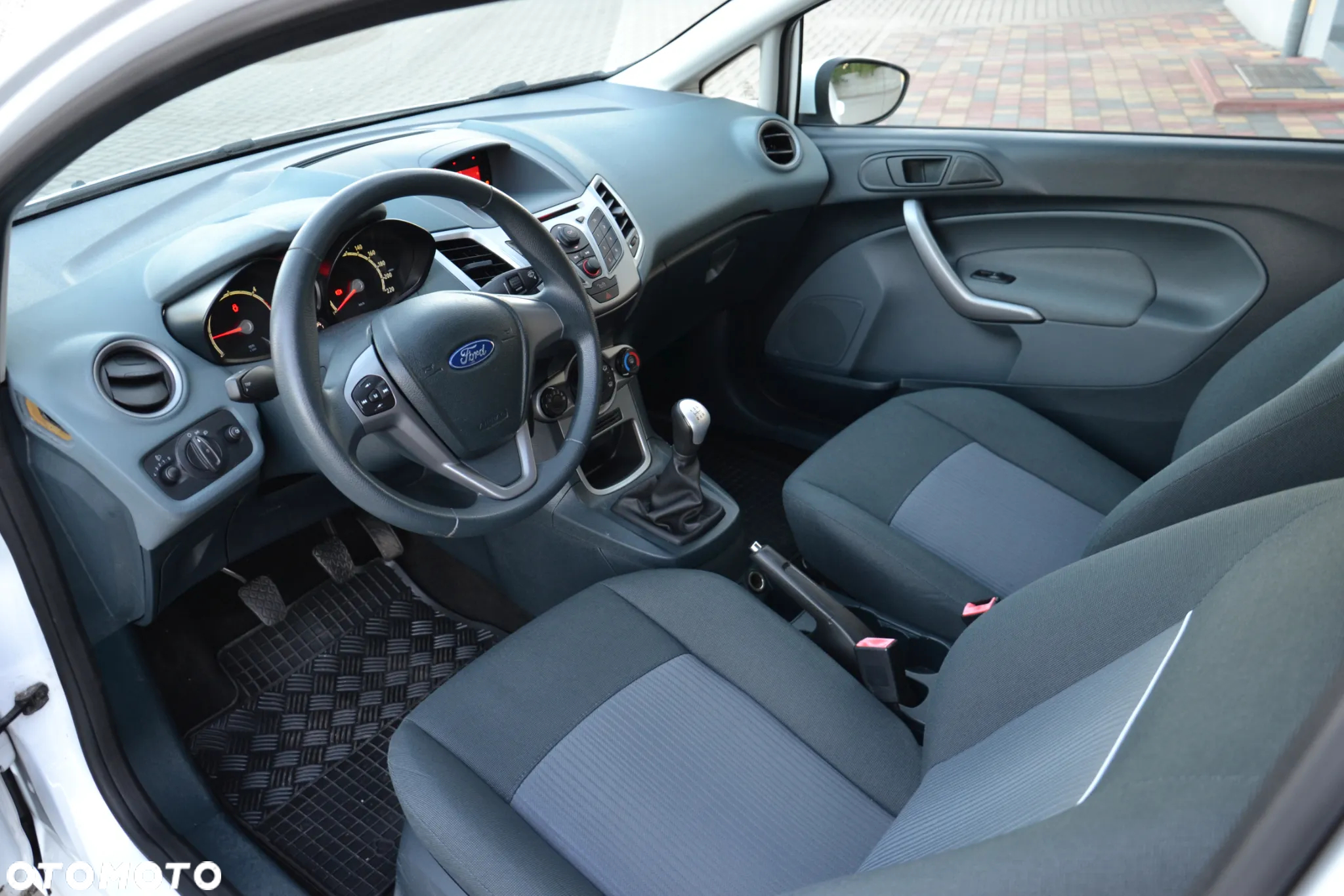 Ford Fiesta 1.6 TDCI Ambiente - 15