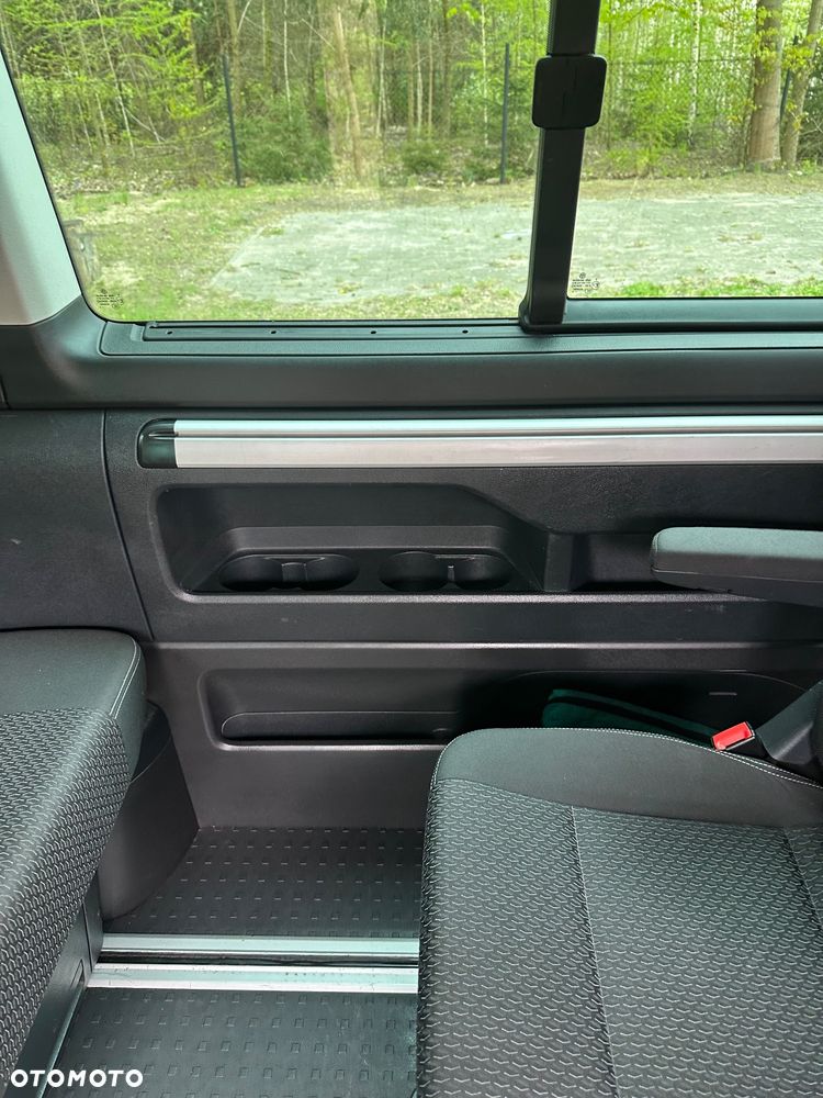 Volkswagen Multivan - 34
