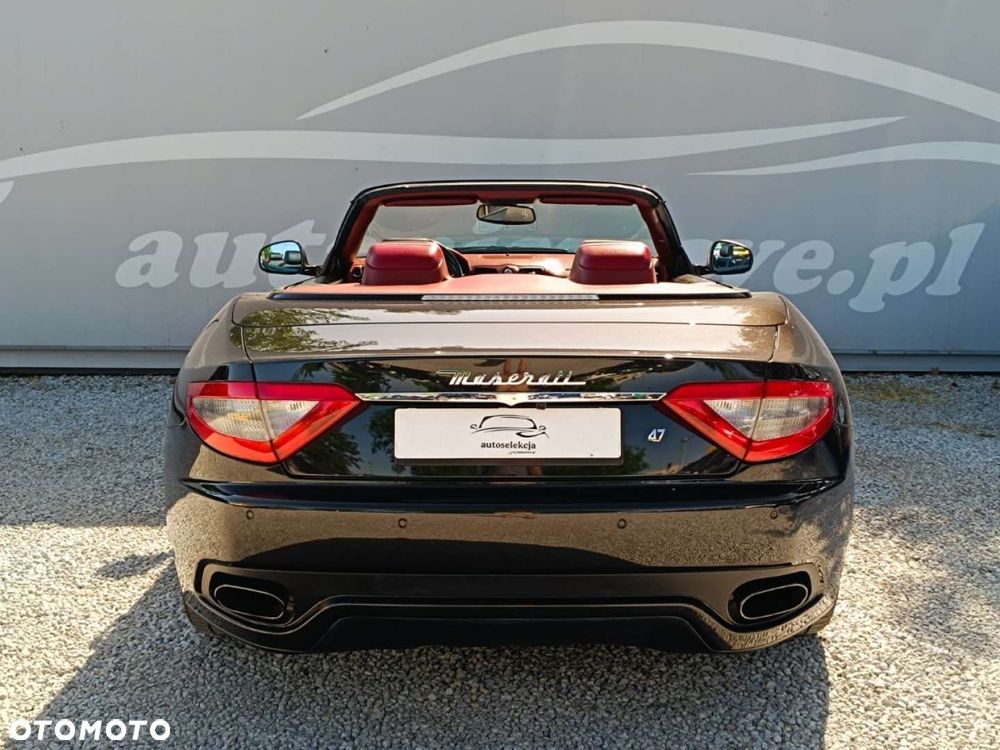 Maserati GranCabrio - 15