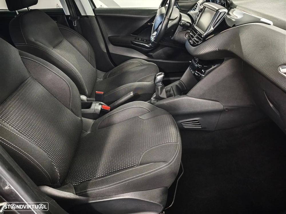 Peugeot 208 1.2 PureTech Allure - 23