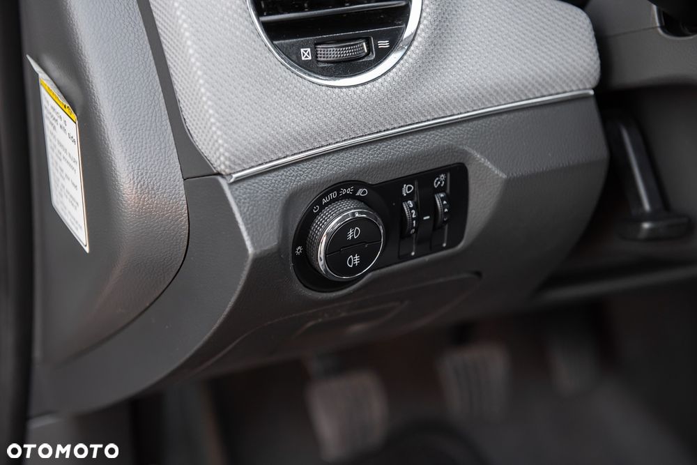 Chevrolet Cruze 1.8 LT - 17