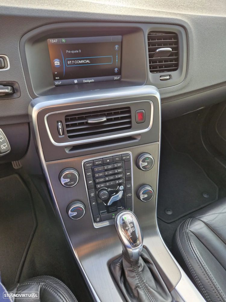 Volvo V60 2.0 D4 Summum Geartronic - 11