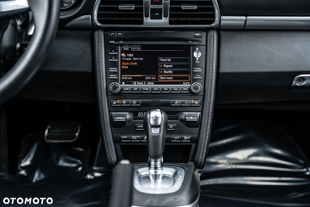 Porsche 911 Carrera PDK - 38